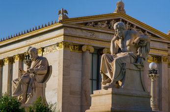 Statues of Plato and Socrates (Nice_Media_PRODUCTION Shutterstock)