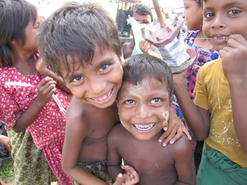 Rohingya children smiling