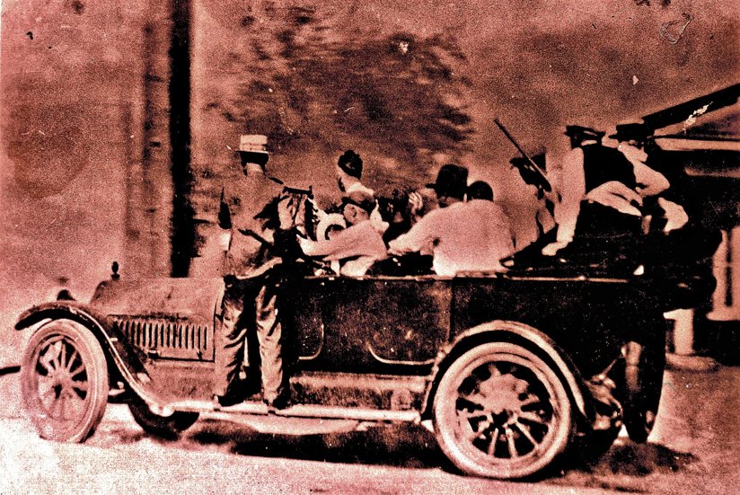 Armed rioters